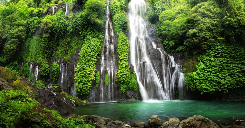 L 300315 Green Waterfall